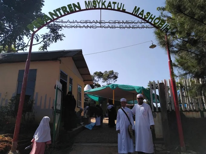 Pondok Pesantren Misykatul Mashabih